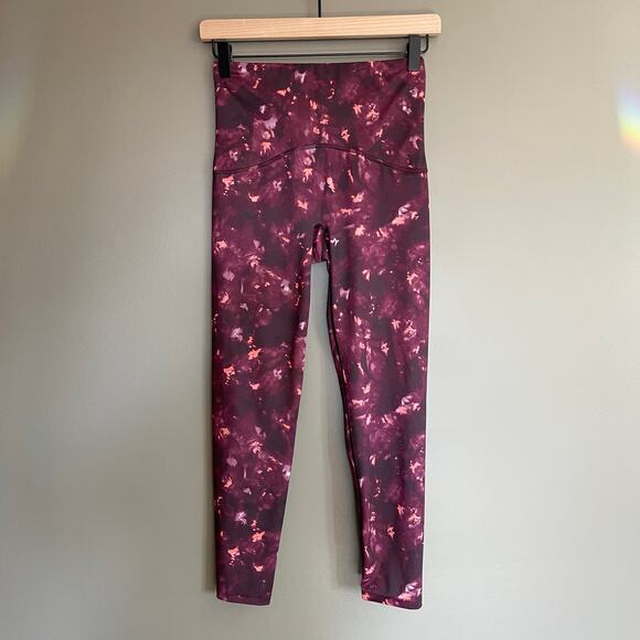 SPANX Booty Boost Active Print 7/8 Legging in Wine/Orange Tie-Dye Size Small - Picture 3 of 15